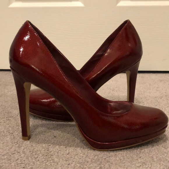 BCBG red heels - Picture 2 of 2